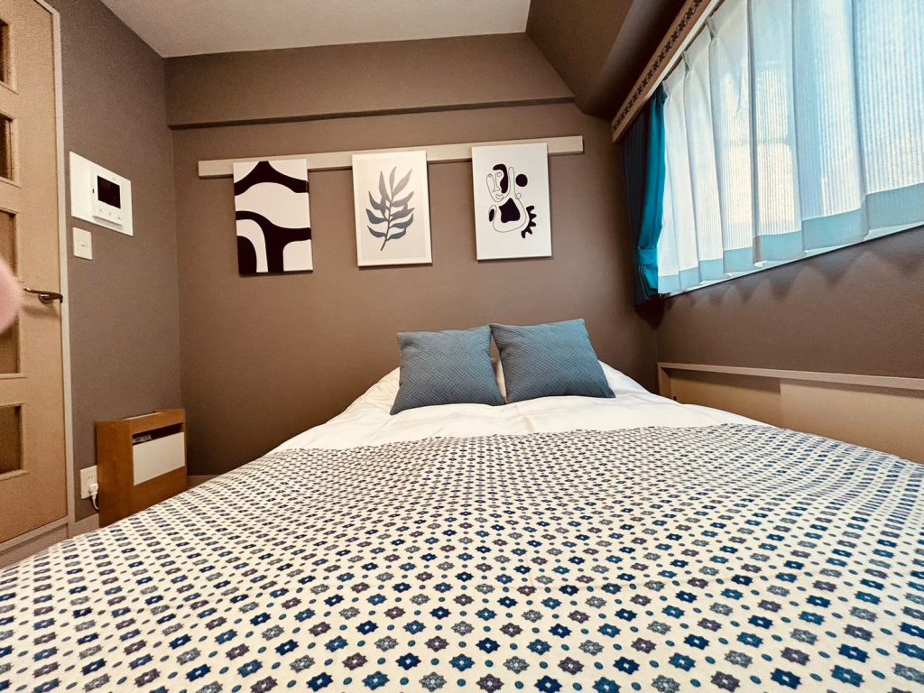 Compact Comfort_202 sample room image 1